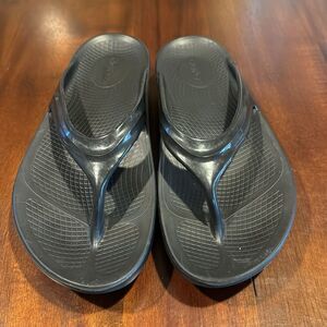 Oofos Oolala Luxe Sandals Women’s 8 Black Thing Recovery Flip Flop